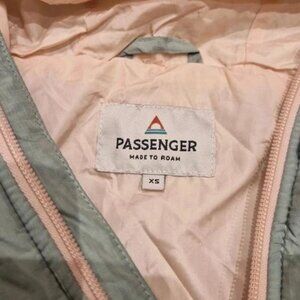 Passenger ocean half zip puffer size:xs / 6